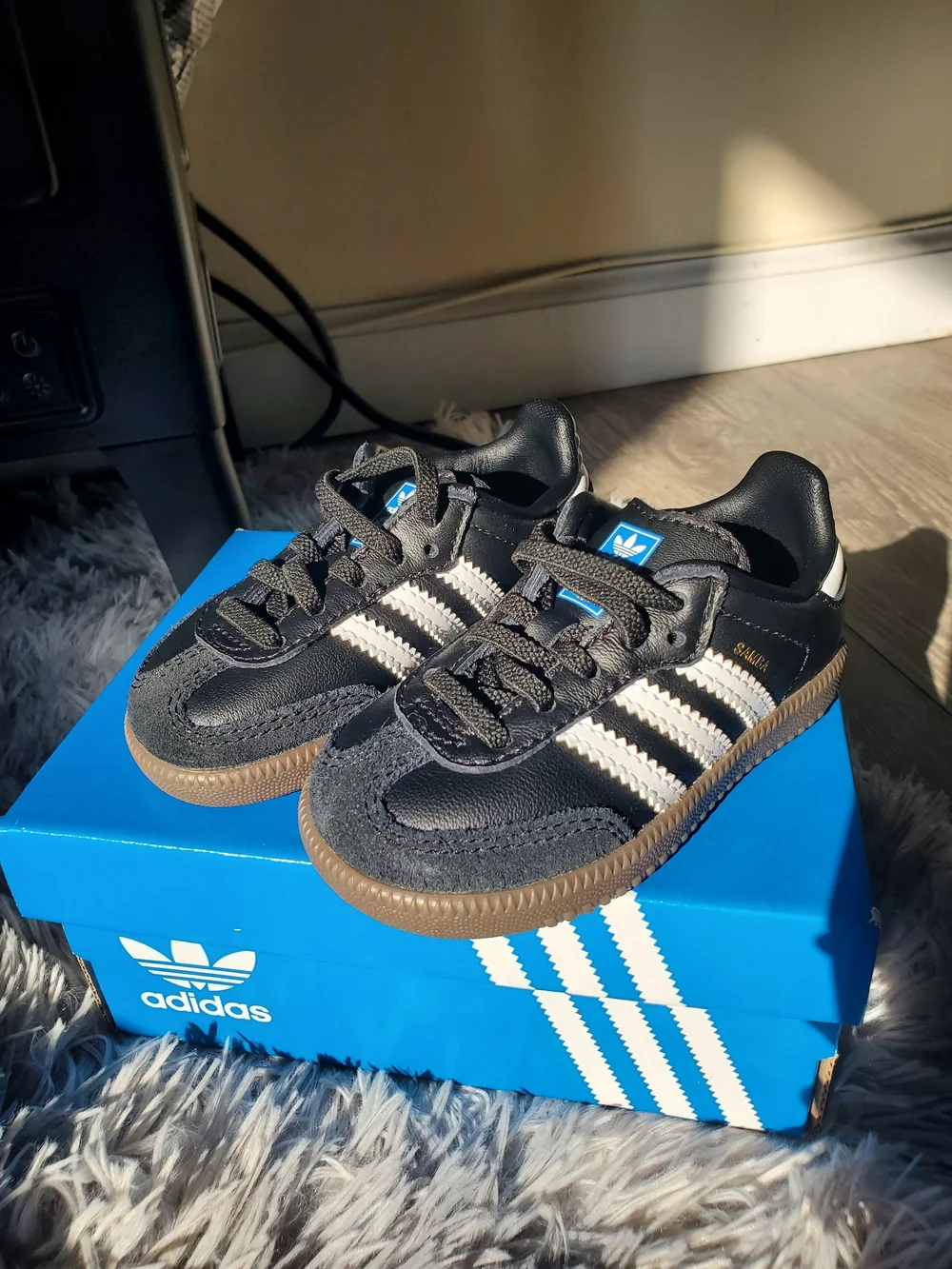 adidas classic low